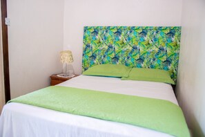 Laptop workspace, soundproofing, iron/ironing board, free WiFi - Tropical Breeze Guesthouse and Furnished Apartments (Gros Islet)