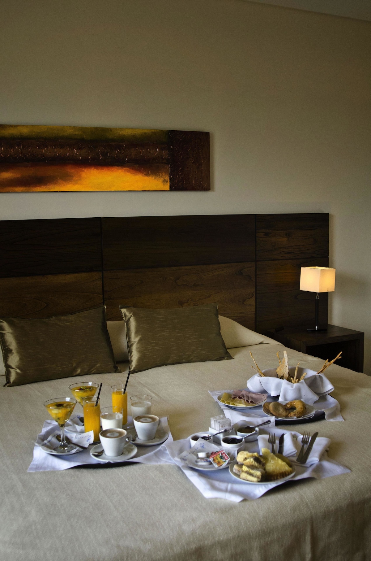 Habitación estándar con 1 cama doble o 2 individuales | Ropa de cama de alta calidad y edredones de plumas
