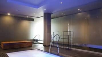 Salas de tratamiento para parejas, un sauna, baño turco
