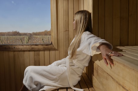 Couples treatment rooms, sauna, steam room, body treatments. Fuente Mayor Hotel And Resort