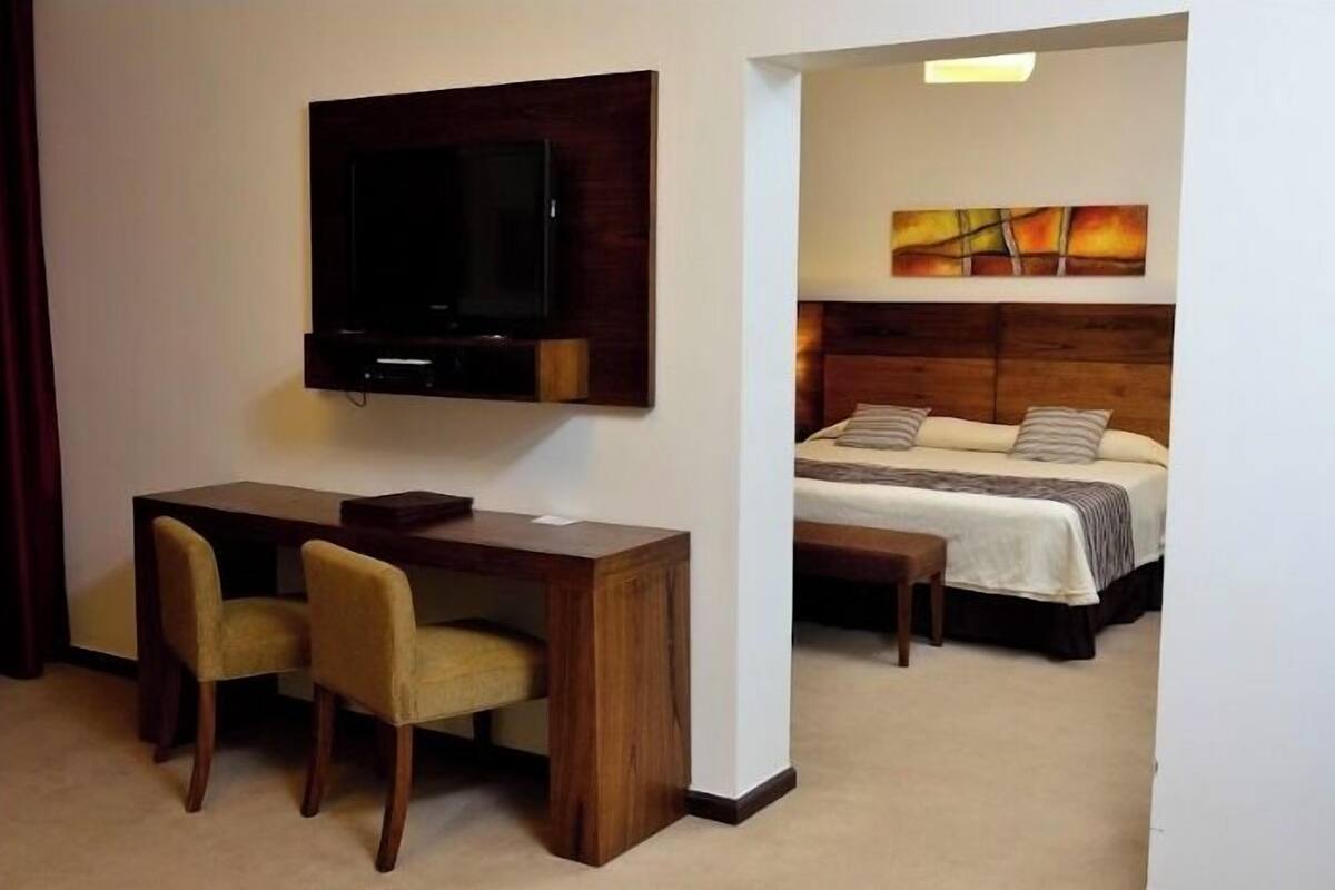 Studio Suite | Premium bedding, down duvets, pillow-top beds, minibar