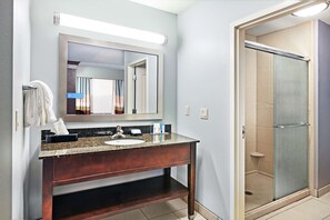 Studiosuite, kingsize | Badkamer met douche