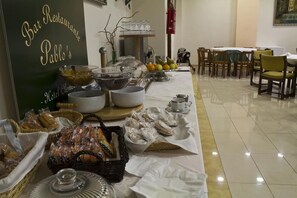 Petit déjeuner buffet compris tous les jours