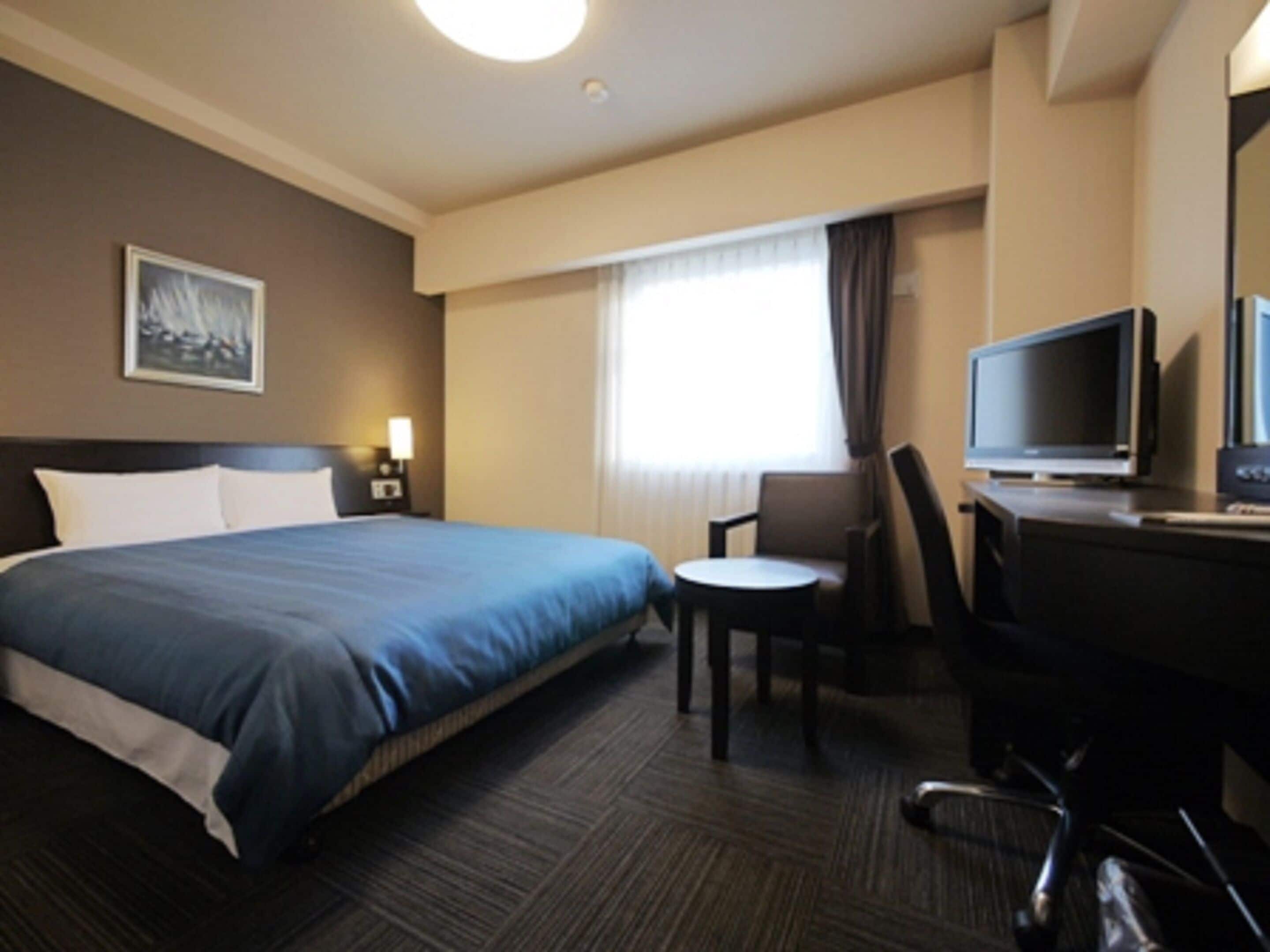 1 bedroom, desk, free wifi, bed sheets