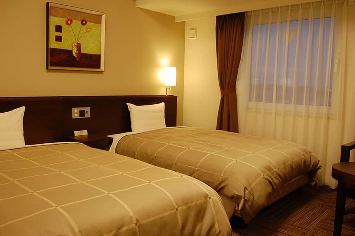 1 bedroom, desk, free wifi, bed sheets