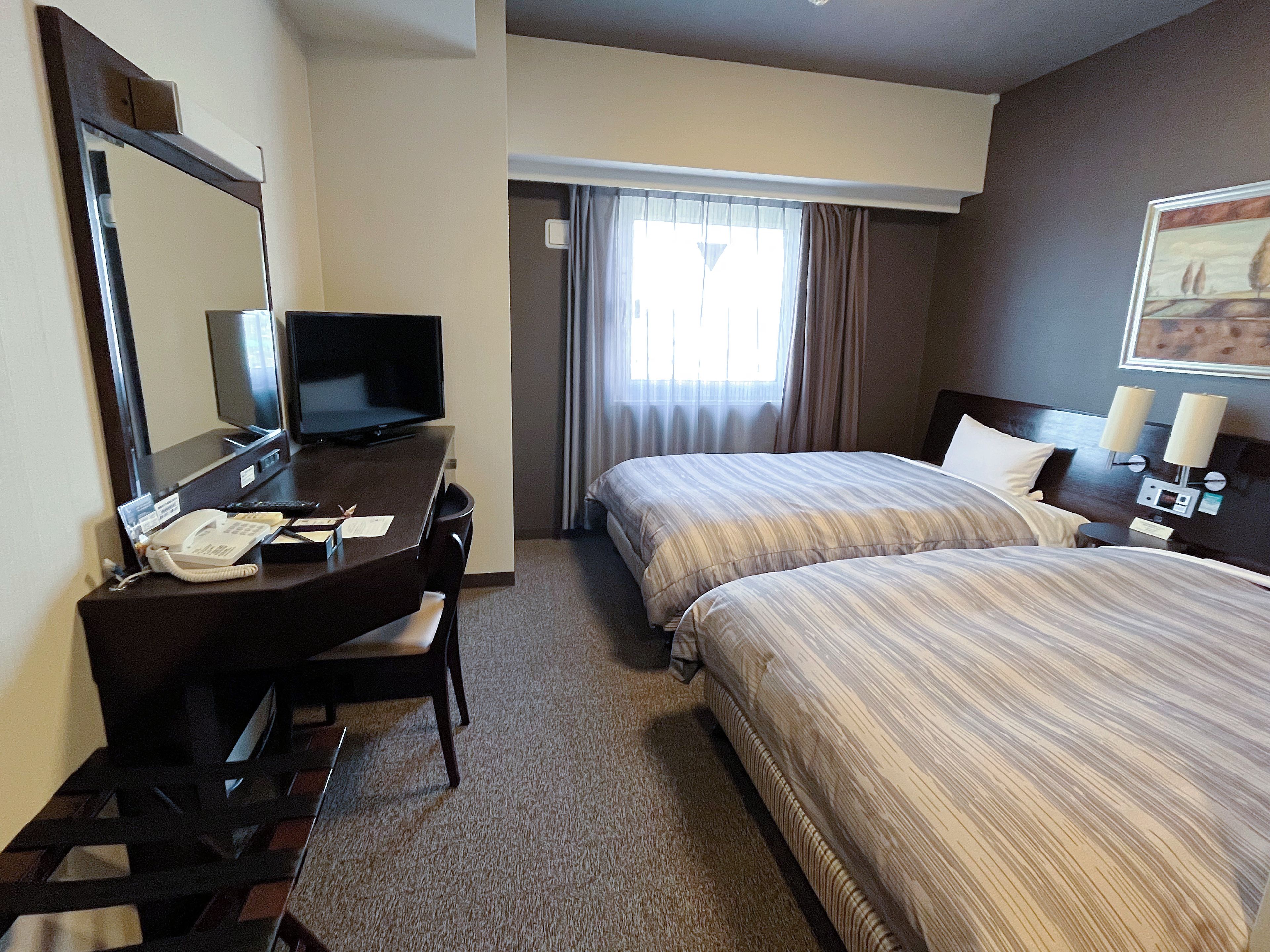 Comfort Twin Room, Multiple Beds, Non Smoking | Desk, WiFi (free), bed sheets