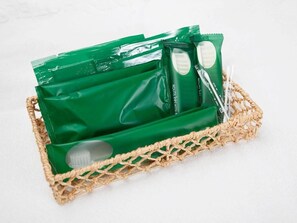 Hair dryer, slippers, towels - Hotel Route-Inn Dai-Ni Nagano (Nagano)