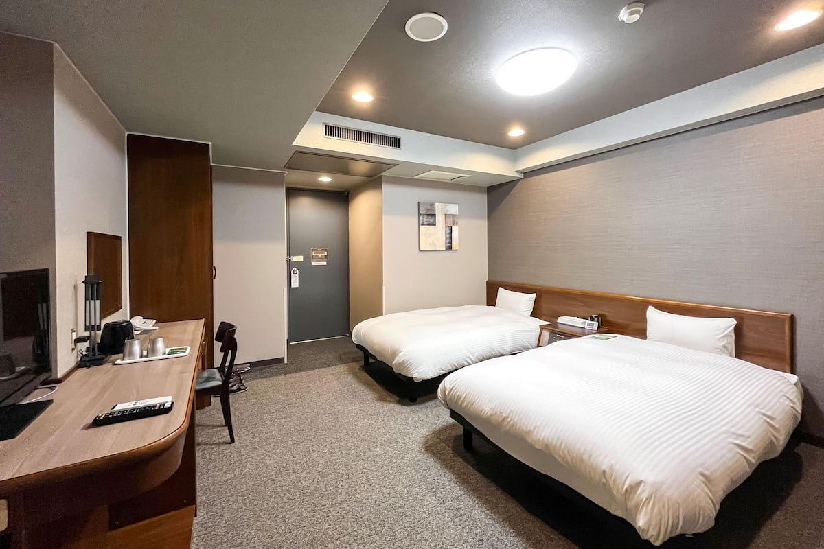 Desk, free WiFi, bed sheets