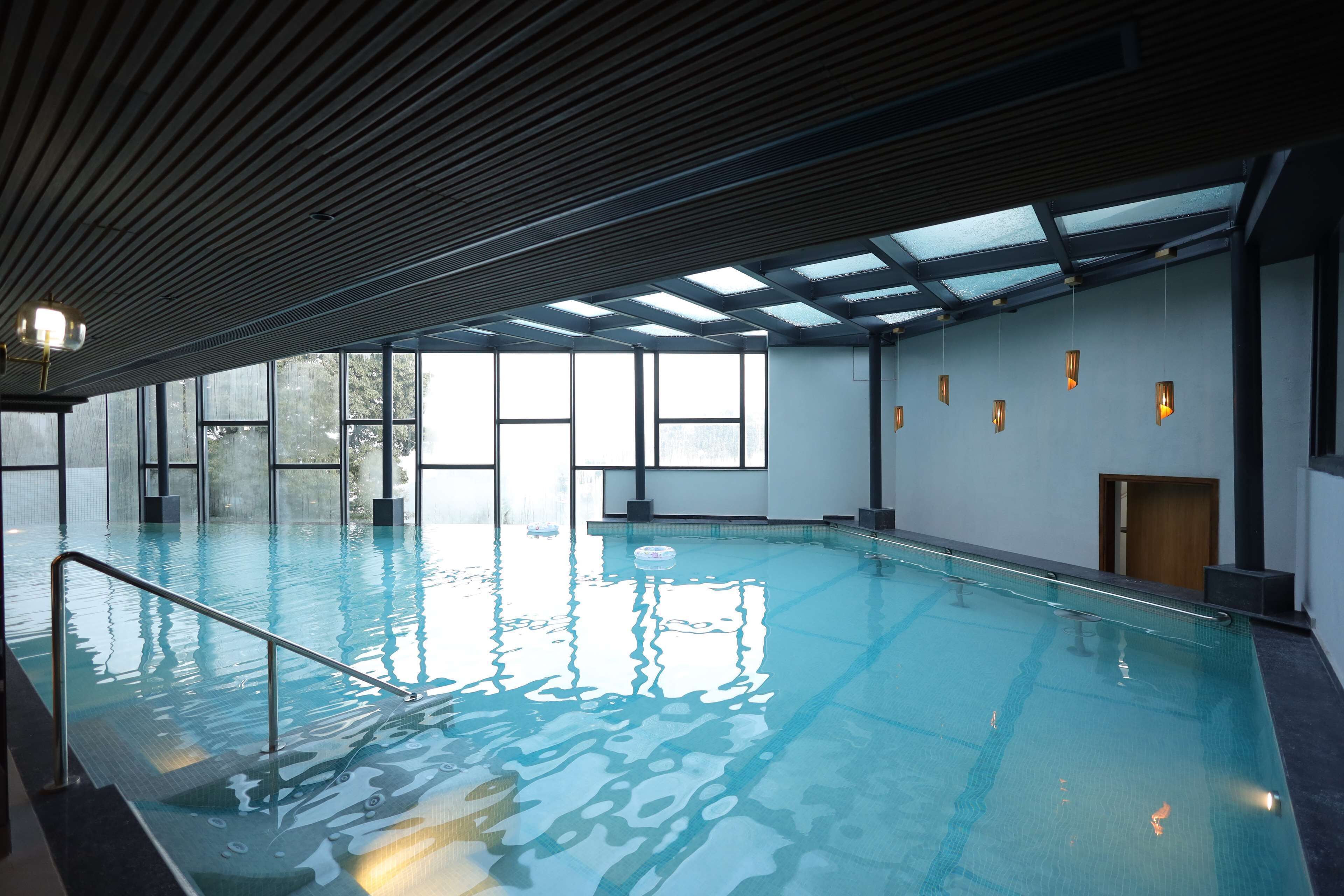 2 indoor pools