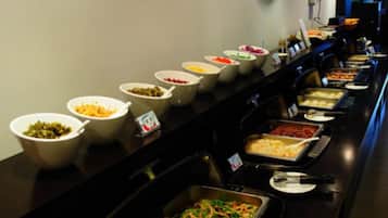 Breakfast (CNY 20 per person)