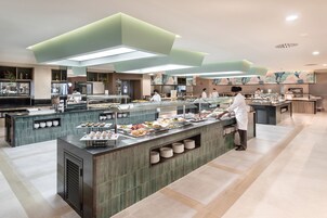 3 restaurants, breakfast, lunch, dinner served; Asian cuisine