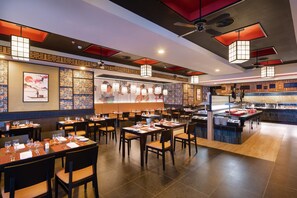 3 restaurants, breakfast, lunch, dinner served; Asian cuisine
