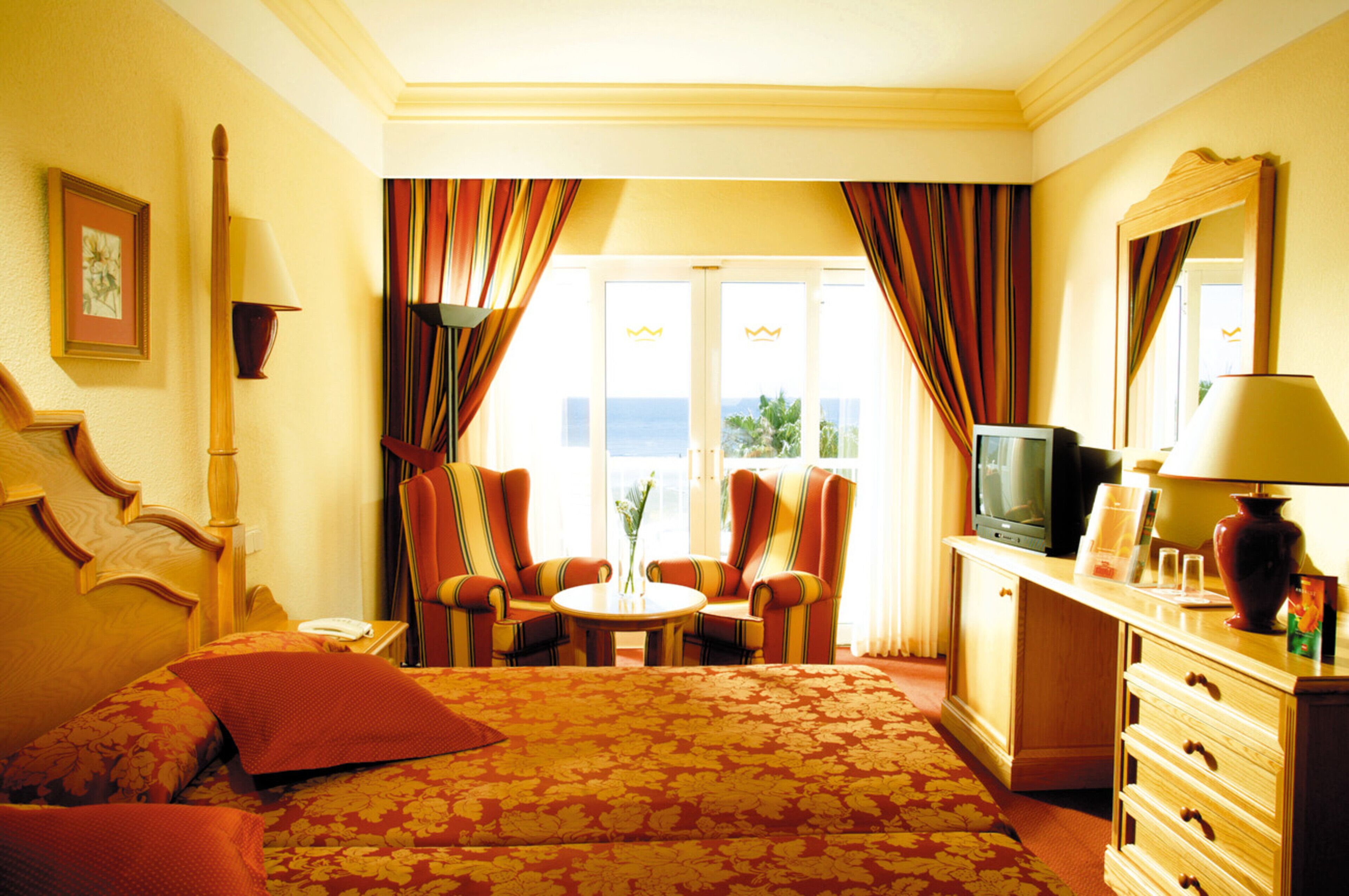 In-room safe, free WiFi, bed sheets