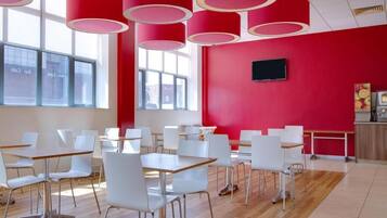 تناول الطعام