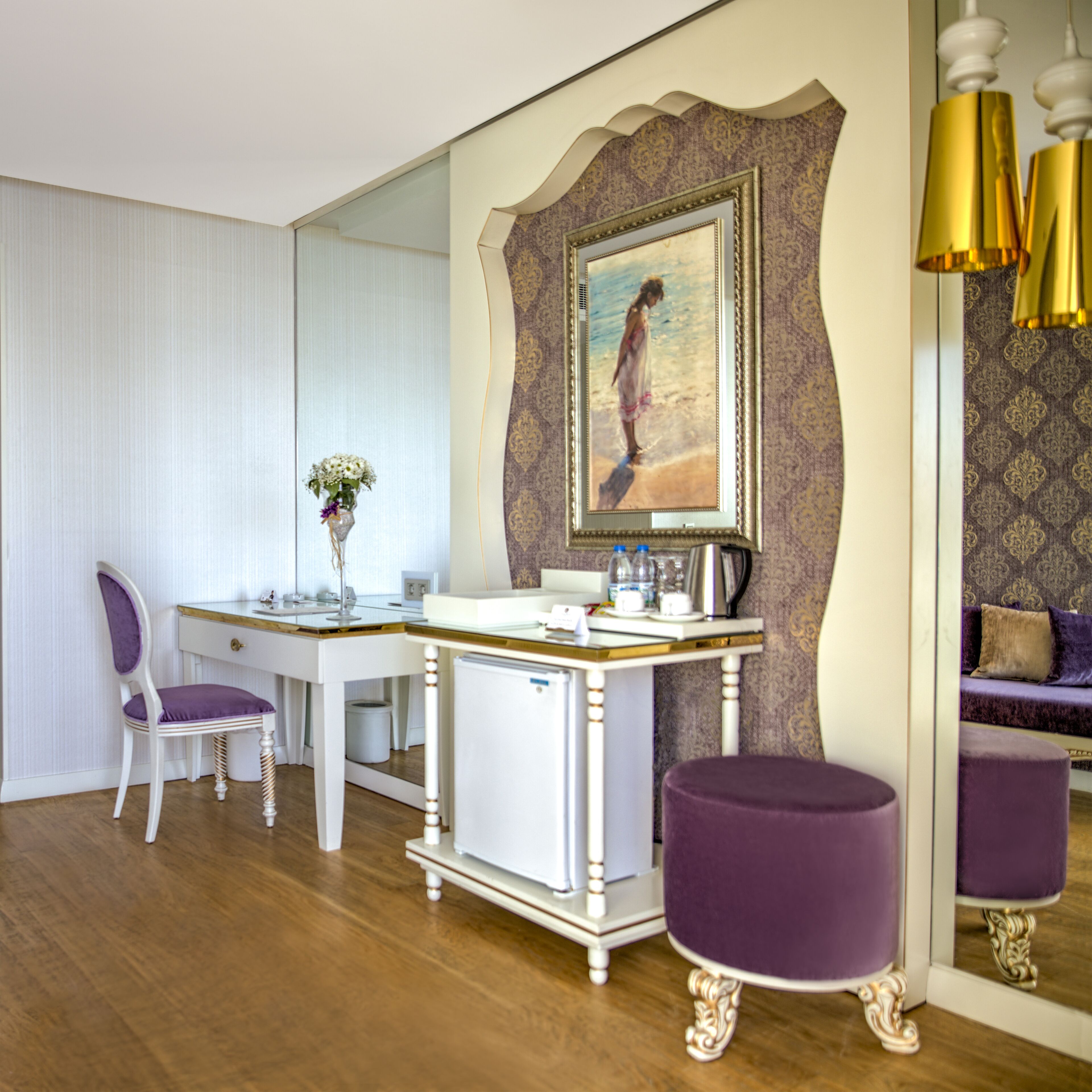 82-cm lcd tv with satellite channels, tv, books