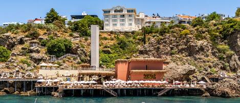 Private beach, free beach cabanas, sun-loungers, beach umbrellas