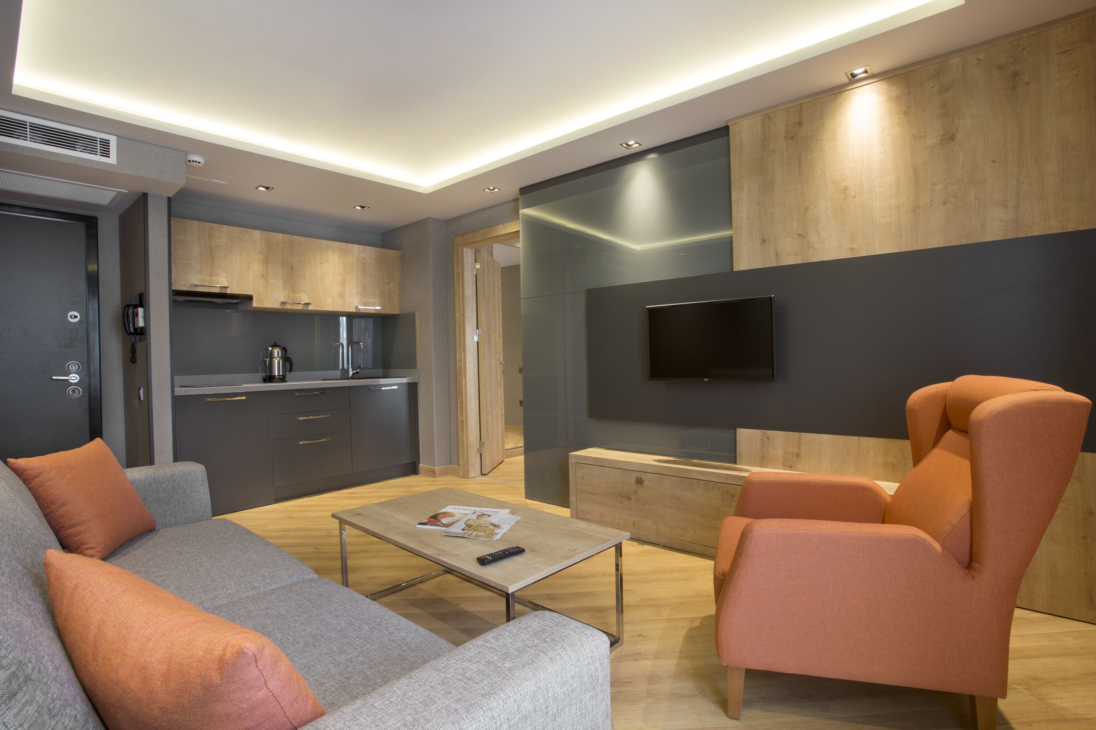 grand suite | 1 bedroom, premium bedding, free minibar items, in-room safe