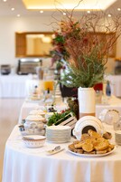 Daily buffet breakfast for a fee