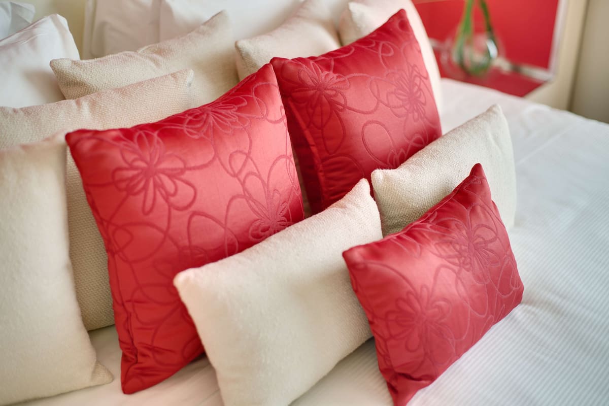 Comfort Room, 2 Twin Beds | Room amenity