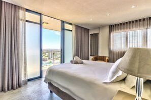 Presidential Penthouse | In-room safe, iron/ironing board, travel crib, free WiFi - Aquarius Luxury Suites (Cape Town)
