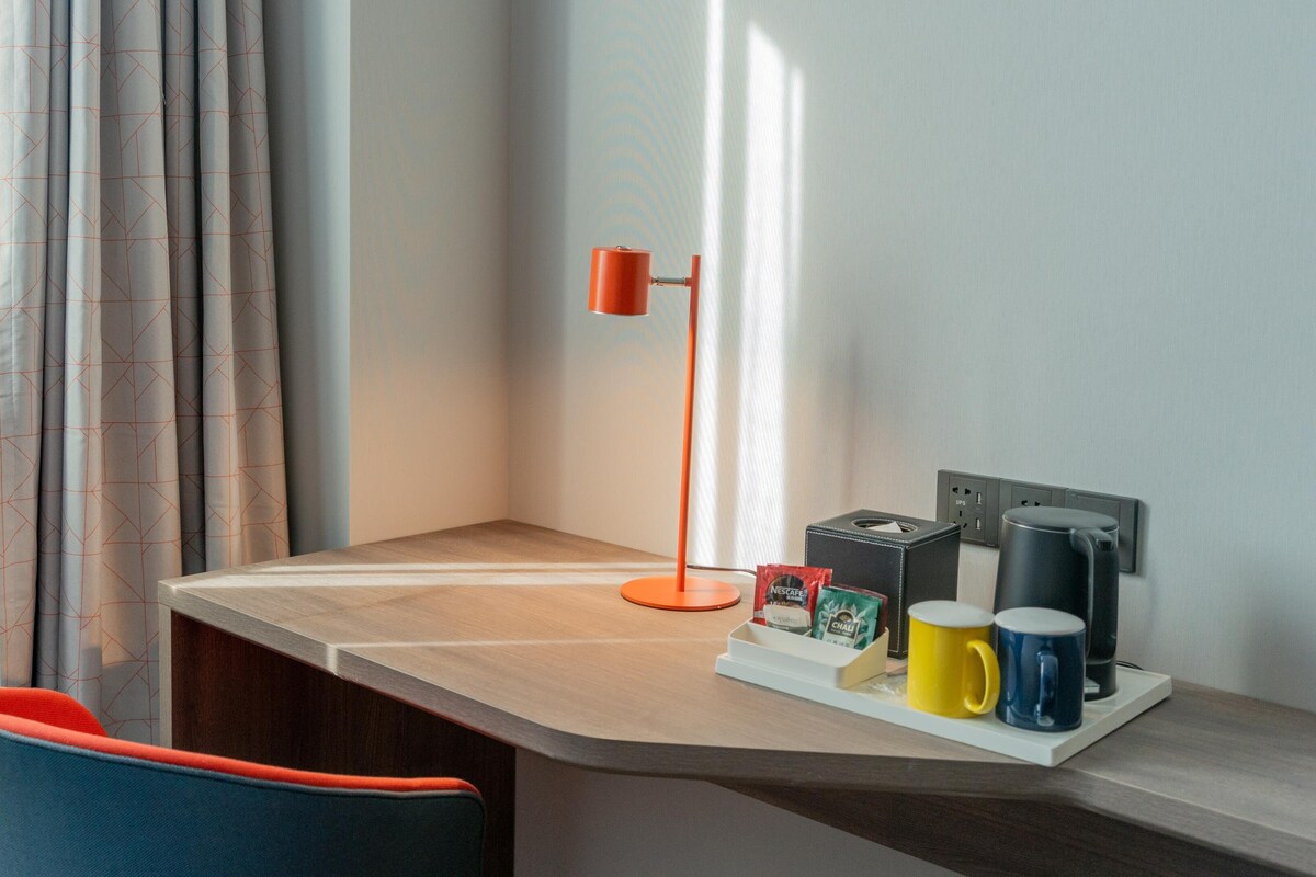 Coffres-forts dans les chambres, bureau, rideaux occultants