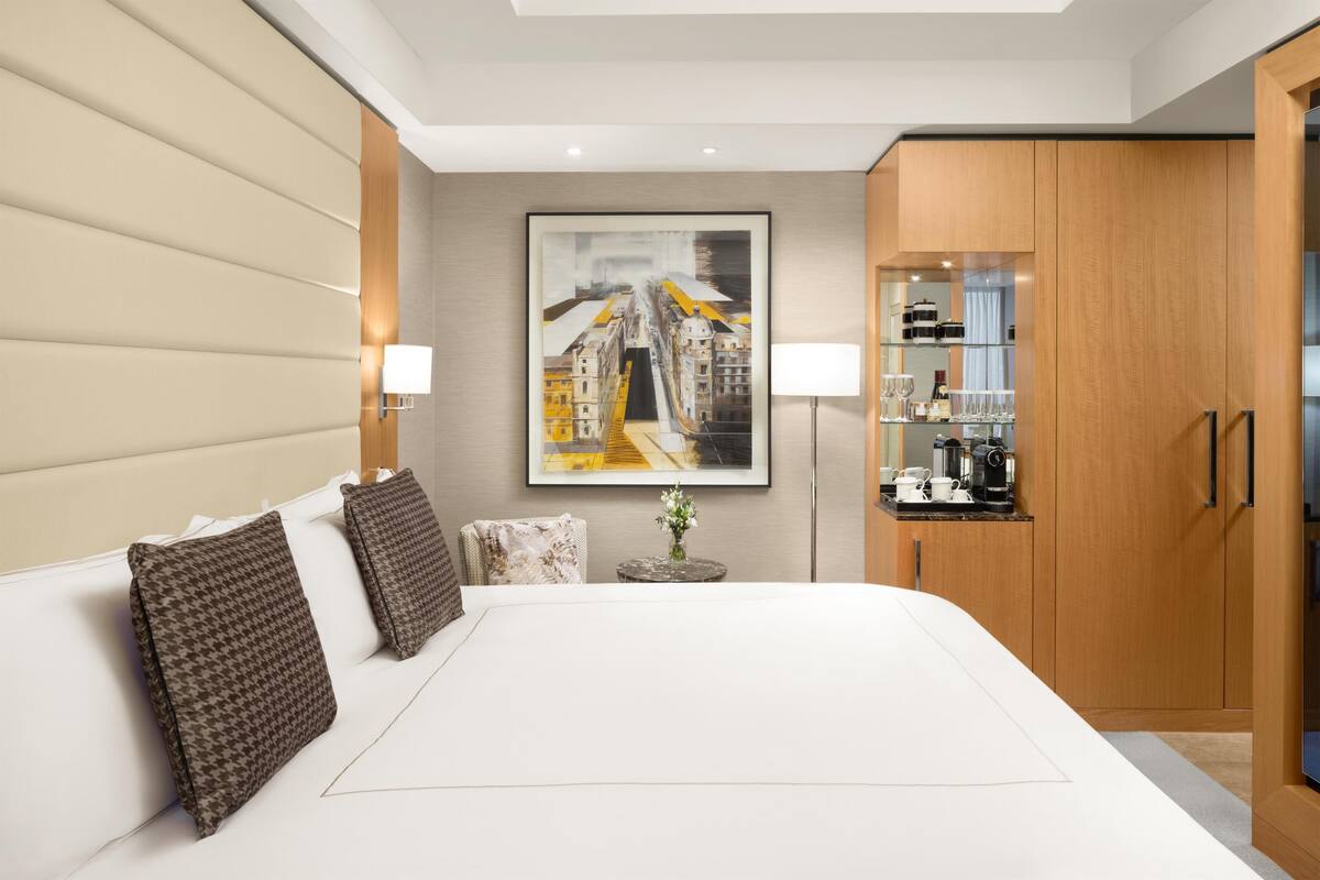 Family Connecting Room | 고급 침구, 셀렉트 컴포트 침대, 무료 미니바 품목, 객실 내 금고
