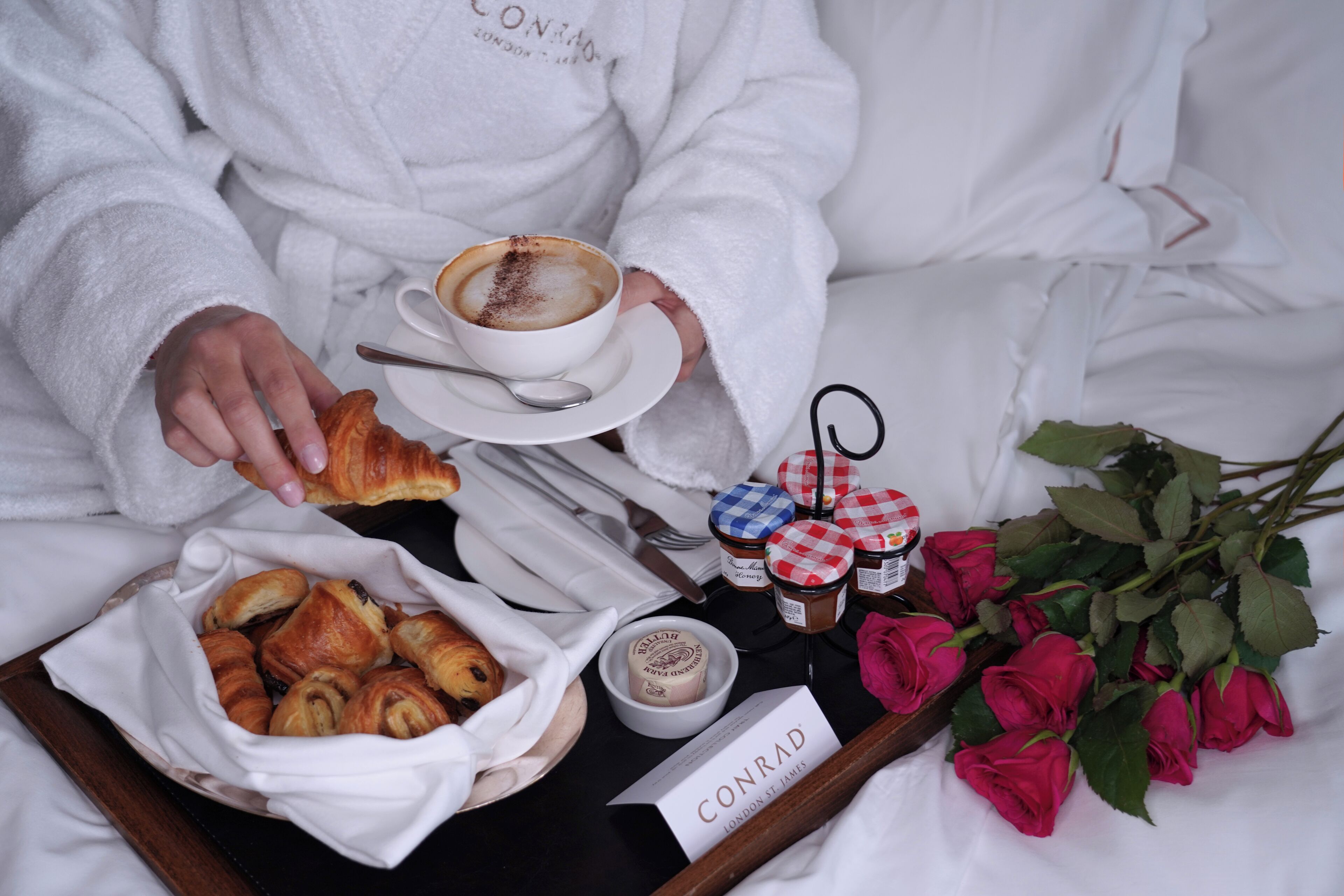 每日供应全套早餐（每人 GBP 32）