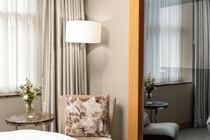 Premium bedding, Select Comfort beds, free minibar items, in-room safe - Conrad London St. James (London)