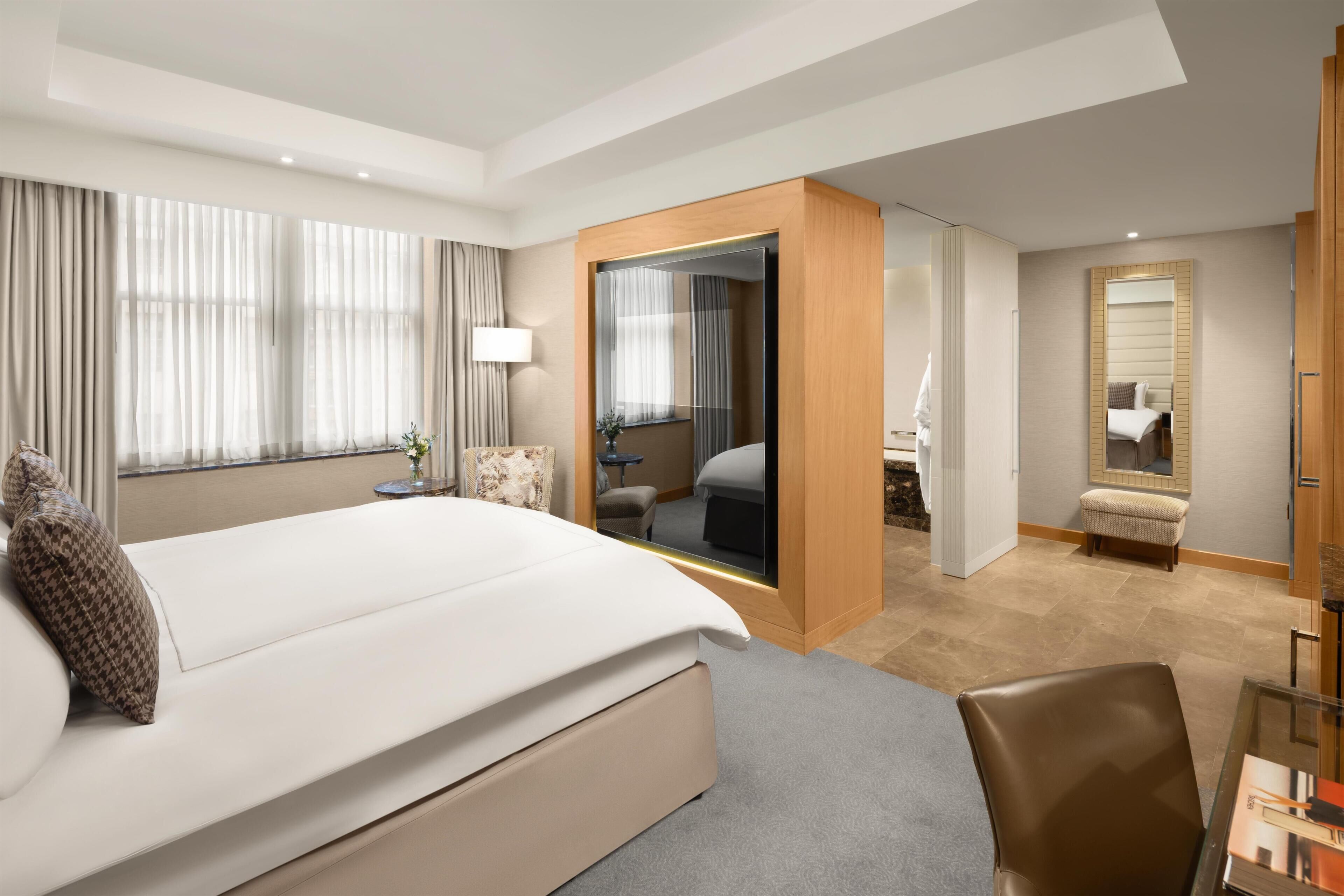 King Executive Room With Lounge Access | Premium bedding, Select Comfort beds, free minibar items, in-room safe