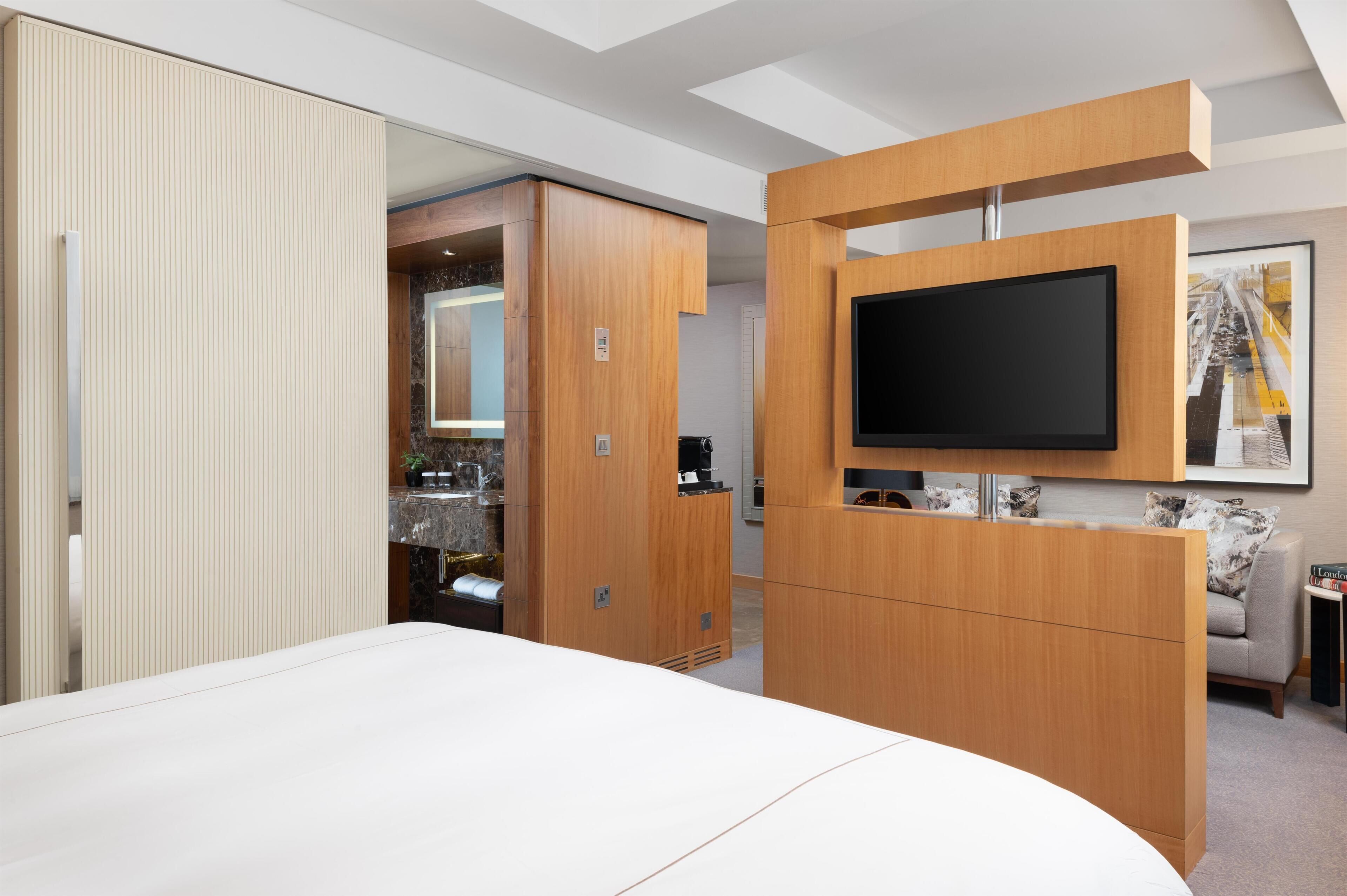 Junior Suite | Premium bedding, Select Comfort beds, minibar (some free items)