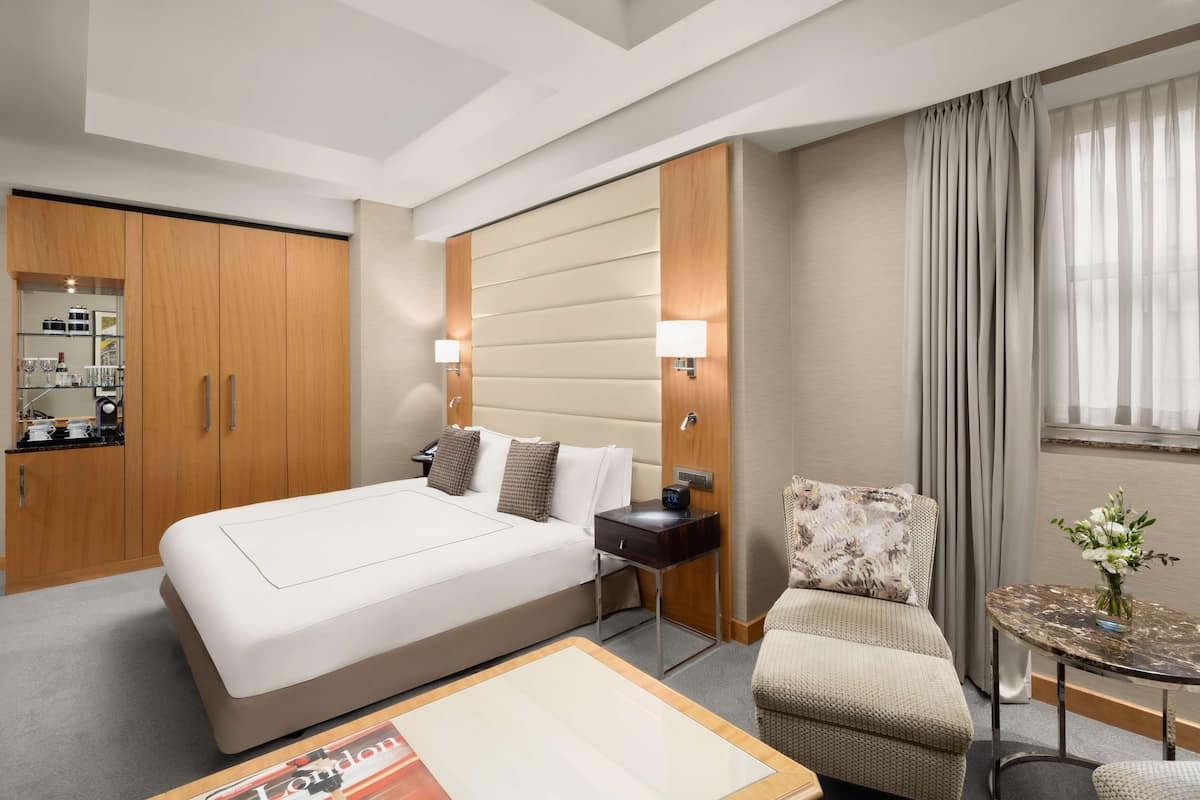 King Executive Accessible With Lounge Access