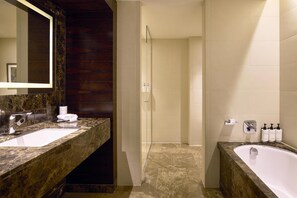 Kamar Eksekutif, 1 Tempat Tidur King | Shower kamar mandi