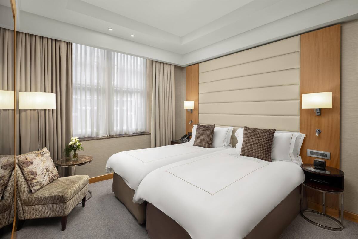 Twin Deluxe Room | 고급 침구, 셀렉트 컴포트 침대, 무료 미니바 품목, 객실 내 금고
