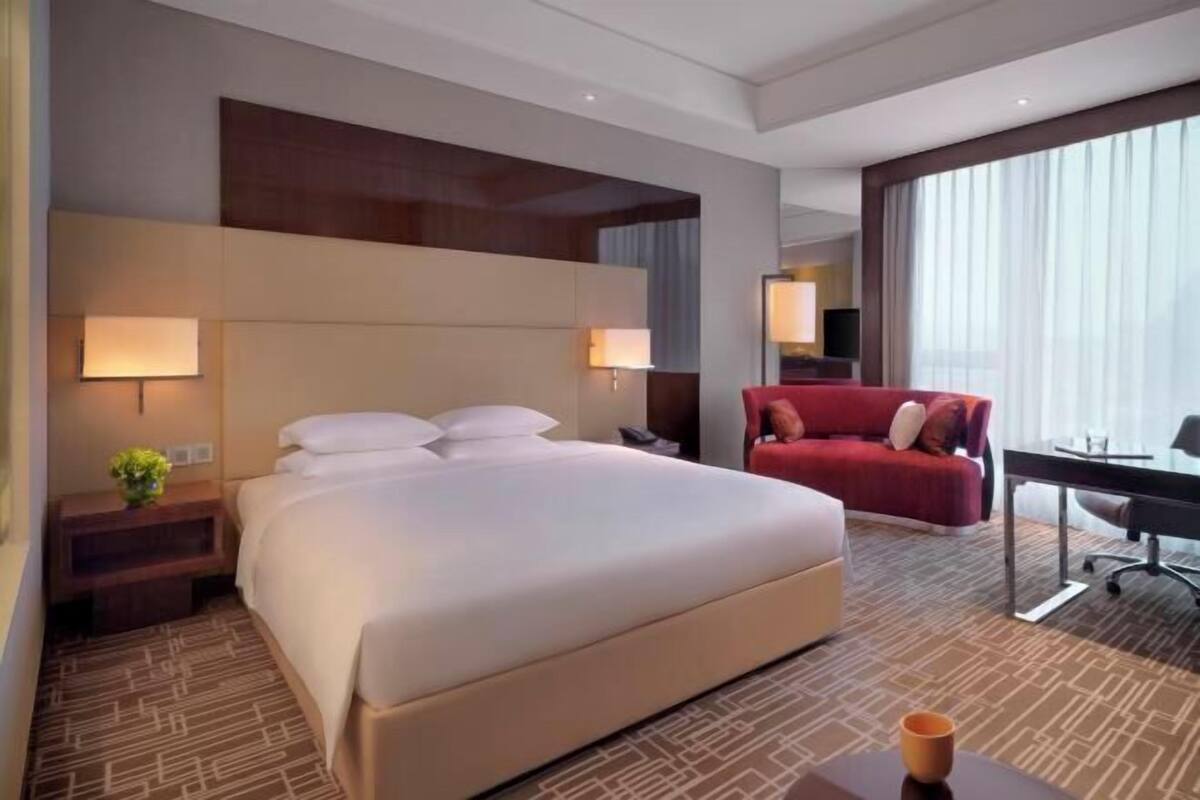 Minibar, in-room safe, desk, blackout curtains