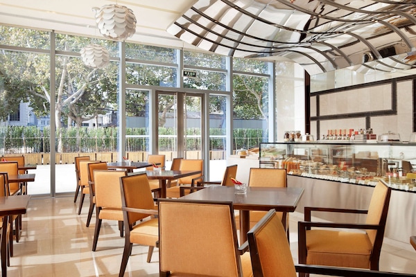 4 restoran, kahvaltı sunulur