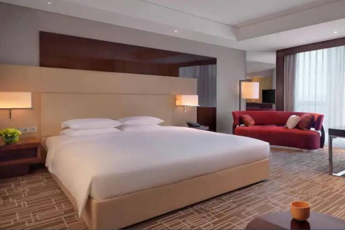 Minibar, in-room safe, desk, blackout curtains