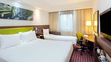 Phòng, 1 giường đôi và sofa giường | Két bảo mật tại phòng, bàn ủi/dụng cụ ủi quần áo