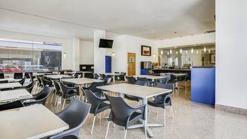 Tägliches inbegriffenes Frühstücksbuffet