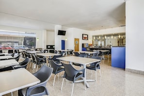 Free daily buffet breakfast - One Guadalajara Periferico Norte (Zapopan)