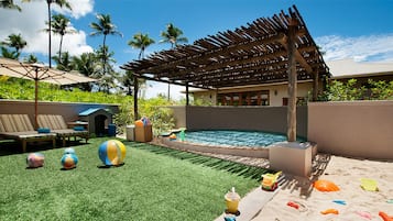 Lounge dans le hall, vue sur la mer, ouvert tous les jours