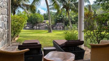 1 bedroom, premium bedding, free minibar items, in-room safe