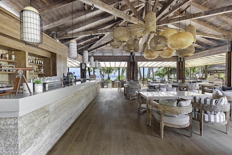 3 restaurants, breakfast, lunch, dinner served; international cuisine. Kempinski Seychelles Resort