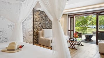 1 bedroom, premium bedding, free minibar items, in-room safe