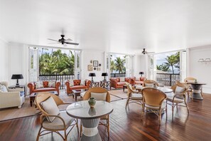Lobby lounge, ocean view, open daily - Kempinski Seychelles Resort (Mahé Island)