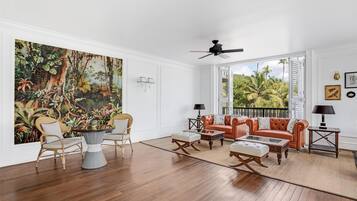 Lounge dans le hall, vue sur la mer, ouvert tous les jours