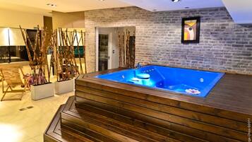 Sauna seca, banheira de hidromassagem, tratamentos corporais
