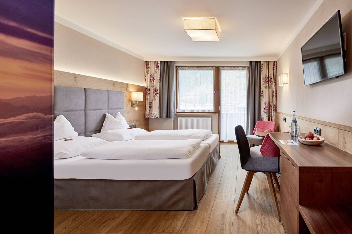 Doppelzimmer Berglust mit Balkon | 고급 침구, 객실 내 금고, 책상, 방음 설비
