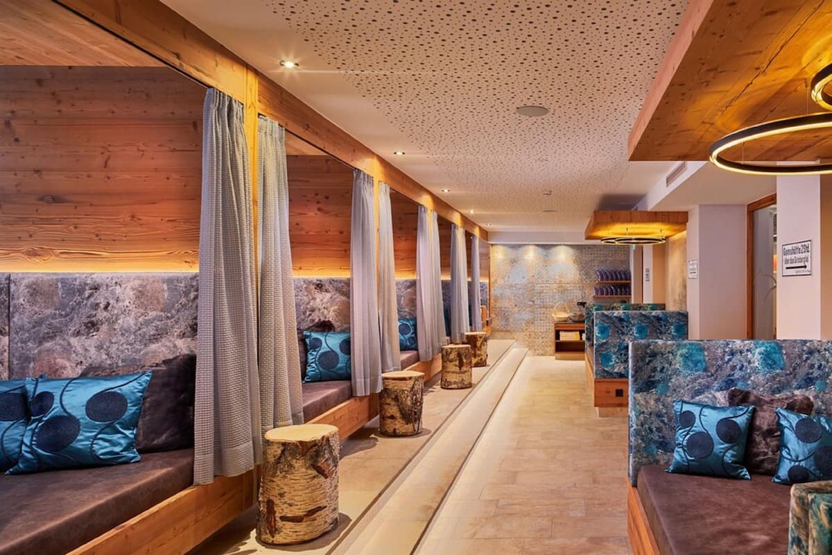 indoor pool, outdoor pool, open 8:00 am to 6:00 pm, pool umbrellas