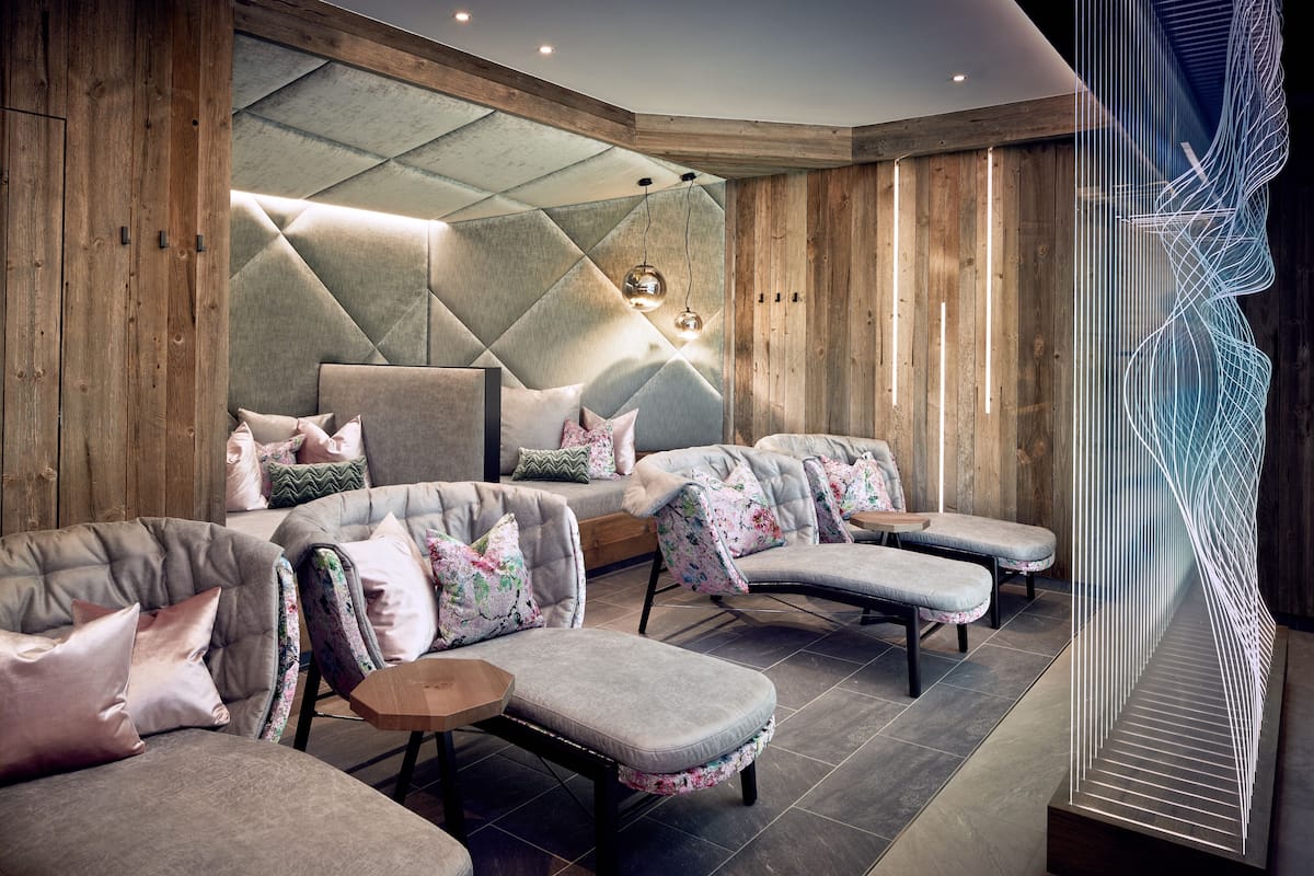 hot stone massages, swedish massages, sports massages, 1 treatment room