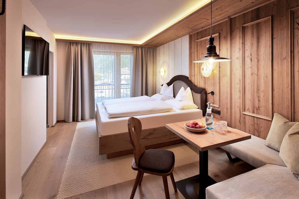 Double Room | 2 bedrooms, premium bedding, in-room safe, desk